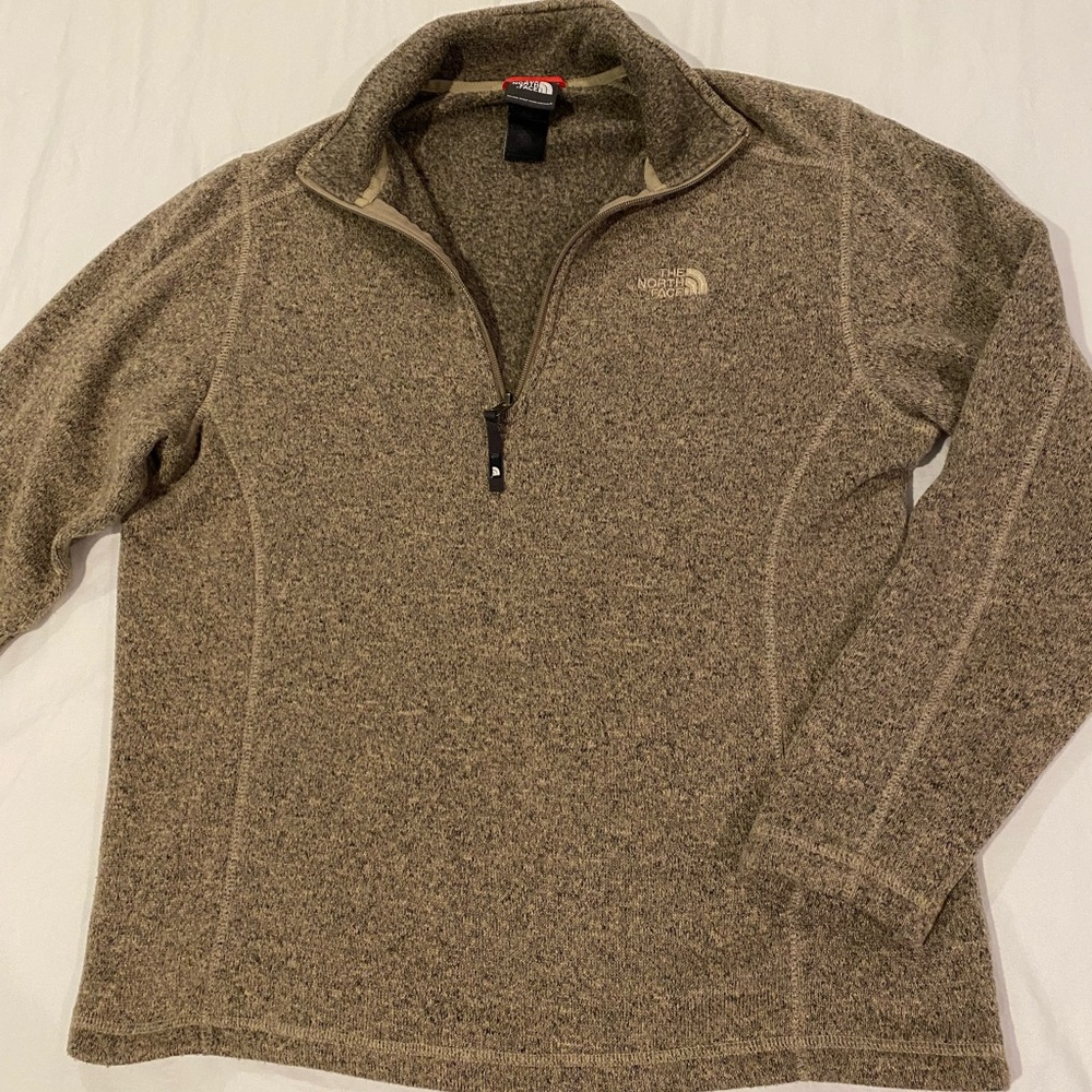 The North Face Men’s 1/4 zip sweater fleece